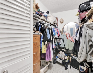 711 Lori Drive - Photo Thumbnail 14