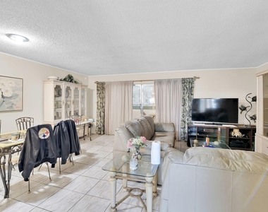 711 Lori Drive - Photo Thumbnail 5