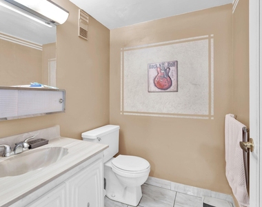711 Lori Drive - Photo Thumbnail 13