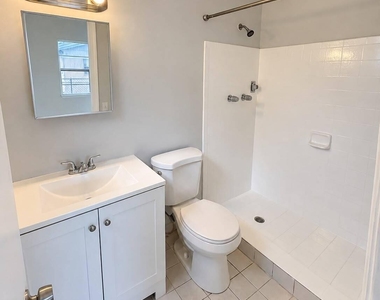 20620 Nw 26th Court - Photo Thumbnail 3