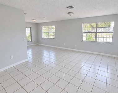 20620 Nw 26th Court - Photo Thumbnail 8