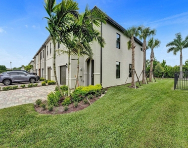 4825 Chantilly Road - Photo Thumbnail 2
