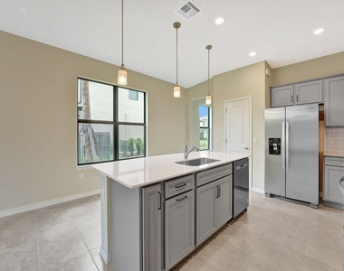 4825 Chantilly Road - Photo Thumbnail 5