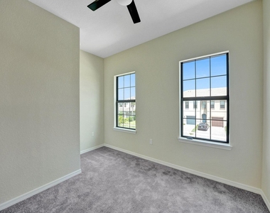 4825 Chantilly Road - Photo Thumbnail 16