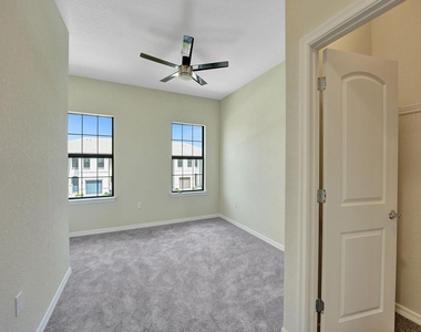 4825 Chantilly Road - Photo Thumbnail 15