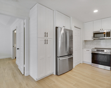 6208 Michael Street - Photo Thumbnail 13