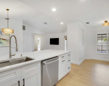 6208 Michael Street - Photo Thumbnail 16