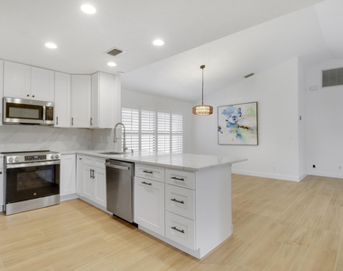 6208 Michael Street - Photo Thumbnail 15