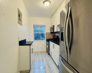 935 8th Street - Photo Thumbnail 15