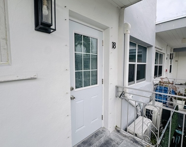 935 8th Street - Photo Thumbnail 26