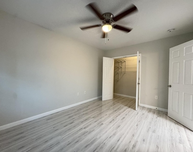 935 8th Street - Photo Thumbnail 3