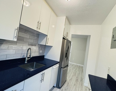 935 8th Street - Photo Thumbnail 18