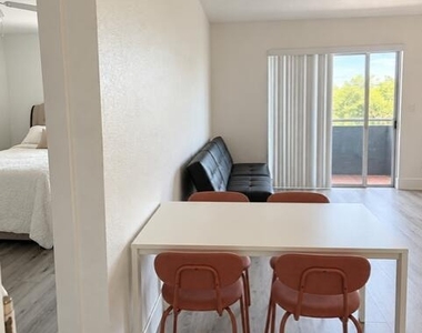 4265 Nw Tamiami Canal Dr - Photo Thumbnail 12