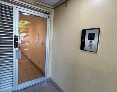 4265 Nw Tamiami Canal Dr - Photo Thumbnail 5