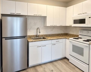 4265 Nw Tamiami Canal Dr - Photo Thumbnail 10