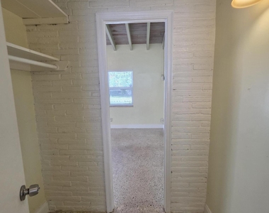 601 Se 20th Avenue - Photo Thumbnail 8