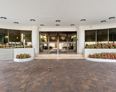 3000 N Ocean Drive - Photo Thumbnail 16