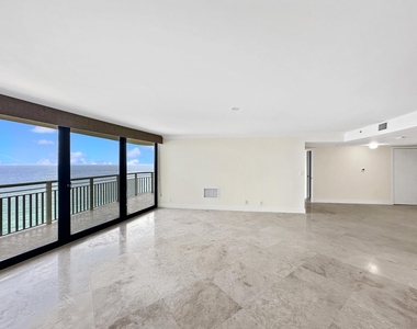 3000 N Ocean Drive - Photo Thumbnail 2