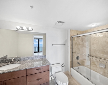 3000 N Ocean Drive - Photo Thumbnail 9