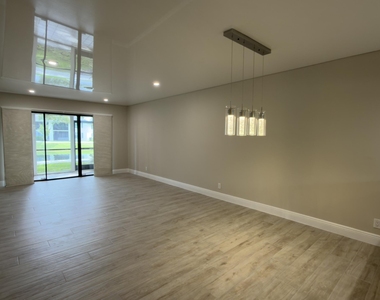 901 Sabal Ridge Circle - Photo Thumbnail 7