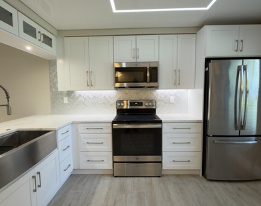901 Sabal Ridge Circle - Photo Thumbnail 4