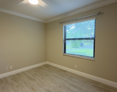 901 Sabal Ridge Circle - Photo Thumbnail 12