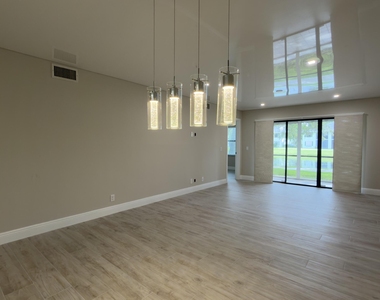901 Sabal Ridge Circle - Photo Thumbnail 6