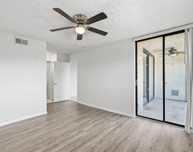 10501 W Broward Boulevard - Photo Thumbnail 14