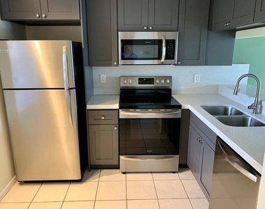 10501 W Broward Boulevard - Photo Thumbnail 1