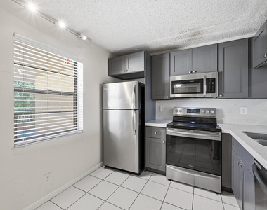 10501 W Broward Boulevard - Photo Thumbnail 7