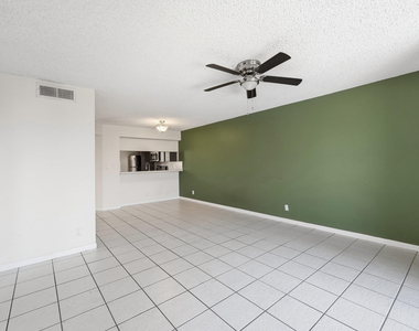 10501 W Broward Boulevard - Photo Thumbnail 6