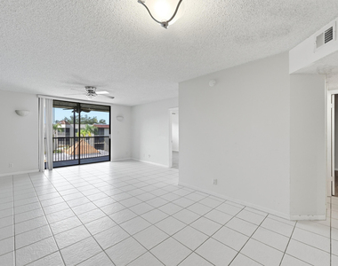 10501 W Broward Boulevard - Photo Thumbnail 4