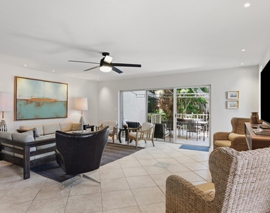 1172 Hillsboro Mile - Photo Thumbnail 13