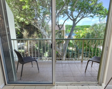 1172 Hillsboro Mile - Photo Thumbnail 29