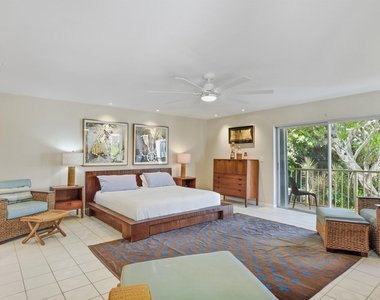 1172 Hillsboro Mile - Photo Thumbnail 25