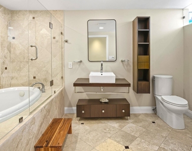1172 Hillsboro Mile - Photo Thumbnail 30