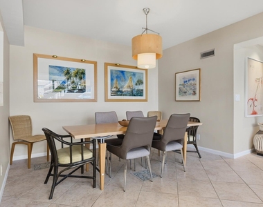 1172 Hillsboro Mile - Photo Thumbnail 9