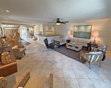 1172 Hillsboro Mile - Photo Thumbnail 15
