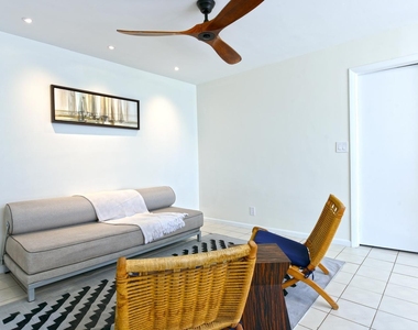 1172 Hillsboro Mile - Photo Thumbnail 24