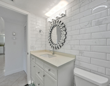 6169 Balboa Circle - Photo Thumbnail 34