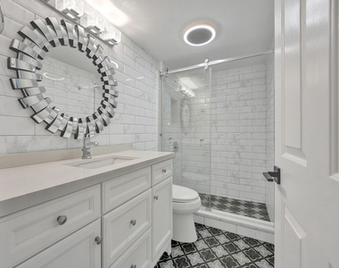 6169 Balboa Circle - Photo Thumbnail 30