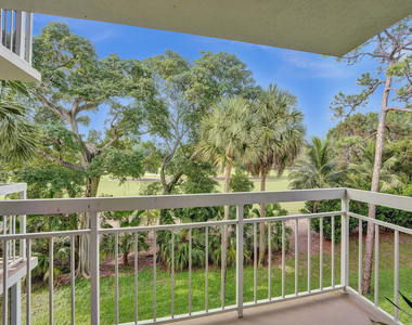 6169 Balboa Circle - Photo Thumbnail 25