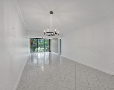 6169 Balboa Circle - Photo Thumbnail 6