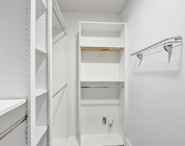 6169 Balboa Circle - Photo Thumbnail 22