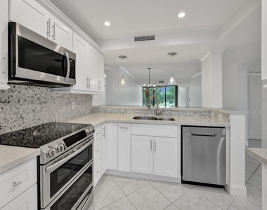 6169 Balboa Circle - Photo Thumbnail 4