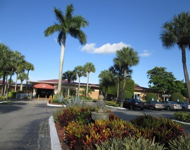 210 Lake Evelyn Drive - Photo Thumbnail 25