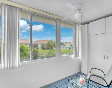 210 Lake Evelyn Drive - Photo Thumbnail 9