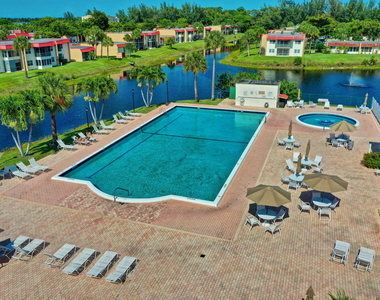 210 Lake Evelyn Drive - Photo Thumbnail 44