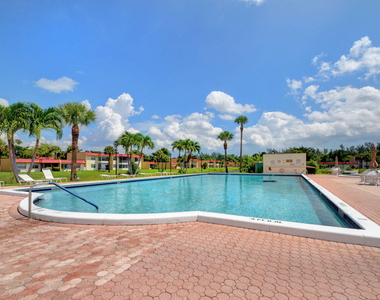 210 Lake Evelyn Drive - Photo Thumbnail 28