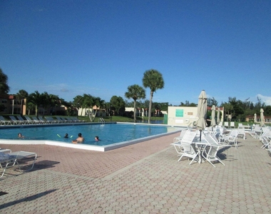 210 Lake Evelyn Drive - Photo Thumbnail 31